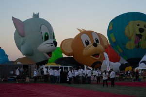 2024BalloonFiestaGlow-28.jpg